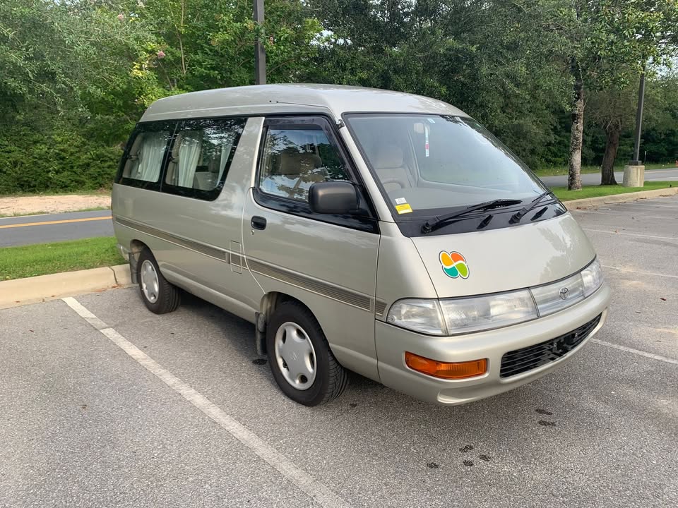 TOYOTA TOWN ACE Front View YR30 (JDM Cars For Sale In Florida)